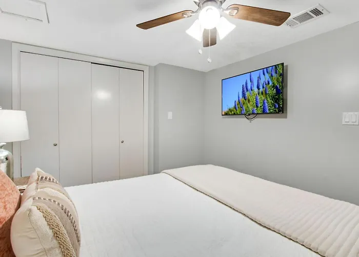 Sugar 228 Beachside Two Bedroom * Gulf Shores