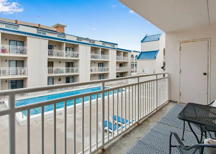 Sugar 228 Beachside Two Bedroom Apartment *